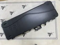 FENDER MOLDED DELUXE JAZZ BASS ELECTRIC GUITAR HARDSHELL CASE