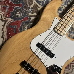 FENDER  JAPAN TRADITIONAL '70S JAZZ BASS