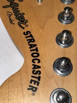 STANDARD SQUIER STRATOCASTER