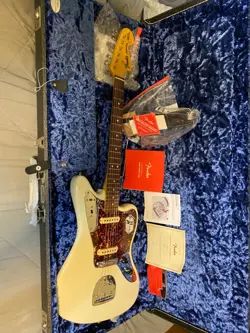FENDER JOHNNY MARR JAGUAR USA
