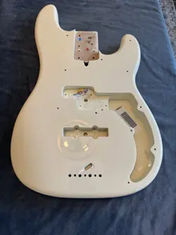 FENDER 2010 AMERICAN DELUXE PRECISION BASS  BODY IN OLYMPIC WHITE PJ BASS