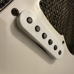 STYLE GUITAR WHITE