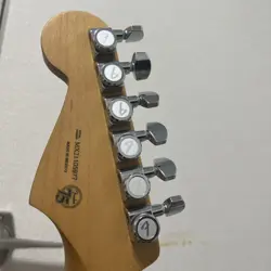 PLUS STRATOCASTER METALLIC