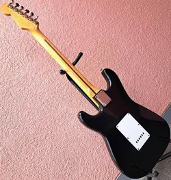 E-SERIAL STRATOCASTER