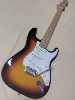 FENDER JAPAN STRATO