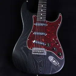 LIMITED STRATOCASTER ASH