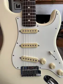 JEFF BECK ARTIST SERIES FENDER USA STRATOCASTER ELECTRIC GUITAR W/ CASE!!