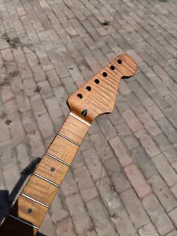 BONE NUT  22FRETS ROASTED FLAME MAPLE MATTE FINISH ELECTRIC GUITAR NECK FENDER