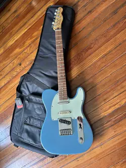 TELECASTER GUITAR MINT