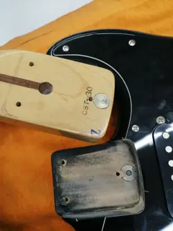 FENDER JAPAN ST72-55 ELECTRIC GUITAR SAFE DELIVERY FROM JAPAN