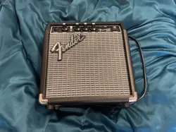 FENDER FRONTMAN 10G 10W GUITAR AMPLIFIER SMALL PRACTICE AMP