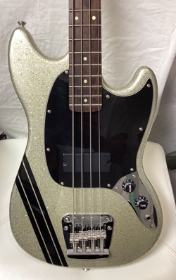 2013 FENDER SQUIER MIKEY WAY MUSTANG BASS