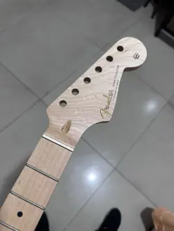 ST 22FRETS NATURAL COLOR  MAPLE ELECTRIC GUITAR NECK MATTE SUITABLE FOR FENDER