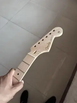 ST 22FRETS NATURAL COLOR  MATTE FINISH MAPLE ELECTRIC GUITAR NECK FOR FENDER