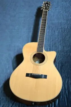 FENDER  USED  MADE IN JAPAN PM 4CE AUDITORIUM CUSTOM  MADE IN JAPAN  LIMITED TO