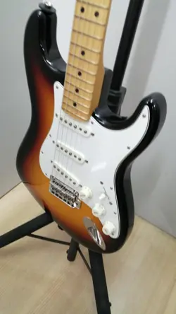 ELECTRIC GUITAR 24