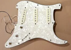 PICKGUARD PICKUPS STRAT