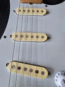 FENDER BULLET GUITAR