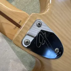 ELECTRIC BASS NATURAL