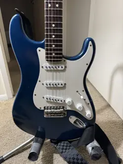 2002 FENDER HIGHWAY ONE STRATOCASTER SAPPHIRE BLUE