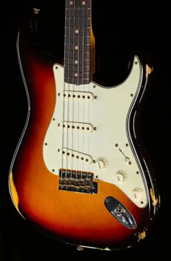 FENDER CUSTOM SHOP 1963 STRATOCASTER RELIC 3-TONE SUNBURST