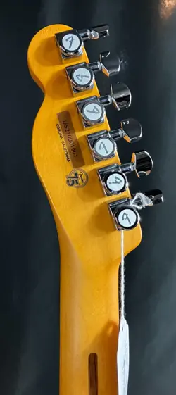 GUITAR MOCHA