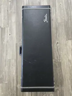 FENDER CLASSIC SERIES CASE FOR STRATOCASTER OR TELECASTER