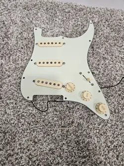 LOADED STRATOCASTER 11-HOLE