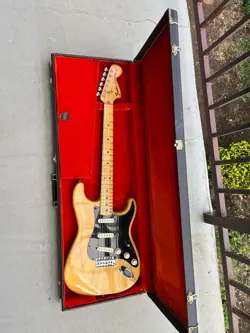 ELECTRIC GUITAR FENDER USA 1976 STRATOCASTER NATURAL ASH BODY