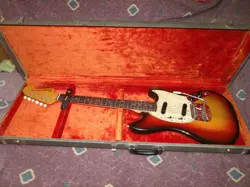 VINTAGE 1971 FENDER MUSTANG ELECTRIC GUITAR VG W/OHC