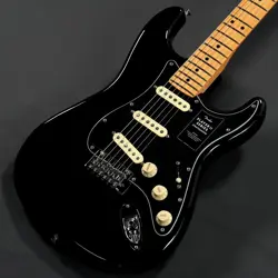 FENDER LIMITED PLAYER II STRATOCASTER BLACK PICKGUARD MAPLE FINGERBOARD BLACK LI