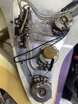 FENDER STRATCASTER SAFE