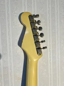 STRATOCASTER 1980S ELECTRIC