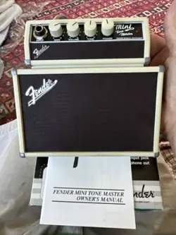 FENDER MINI TONE MASTER AMP