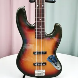 FRETLESS P-BASS STYLE