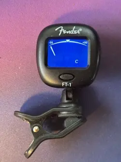 UKULELE- BASS VIOLIN.W/BAT