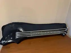 ELECTRIC GUITAR BASS: