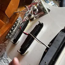 FENDER STRATOCASTER 3-TONE