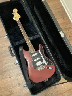 SQUIER FENDER ELECTRIC GUITAR