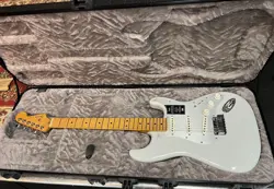 FENDER AMERICAN ULTRA II STRATOCASTER AVALANCHE