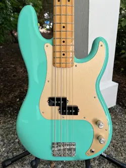 BEAUTY 2022 FENDER VINTERA 50S PRECISION BASS, + GIGBAG, MAPLE SEA FOAM GREEN