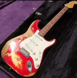 FENDER AMERICAN VINTAGE '62 STRATOCASTER GUITAR FROM JAPAN