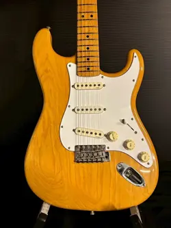 FENDER JAPAN ST72 (NO250528)
