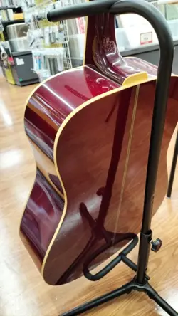 ACOUSTIC GUITAR 1980S