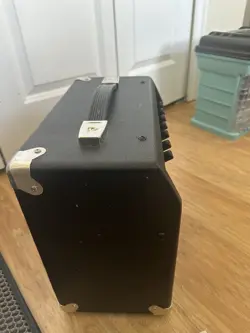 ELECTRIC GUITAR AMPLIFIER