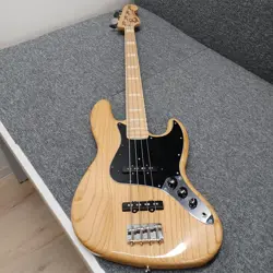 FENDER JAPAN TRADITIONAL 70S JAZZ BASS ASH BODY MAPLE NECK WITH SOFT CASE
