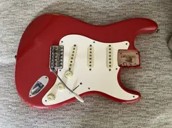 FENDER VINTERA ROAD WORN 50'S STRATOCASTER SSS ALDER BODY, FIESTA RED LOADED
