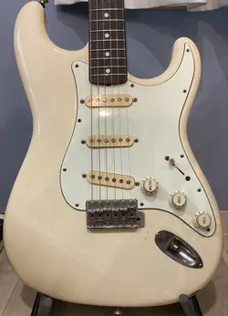 FENDER JAPAN STRATOCASTER F SERIAL TESTED WITH SEYMOUR DUNCAN PICKUP