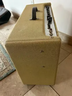 AMPLIFIER EXCELLENT CONDITION