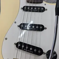 SQUIER BY FENDER STRATOCASTER CREAM YELLOW 6 STRING ELECTRIC GUITAR